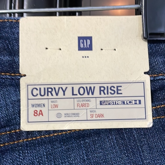 Gap jeans new with tags - curvy low rise flared size 8 Ankle 

STILL AVAILABLE!! - Picture 4 of 7